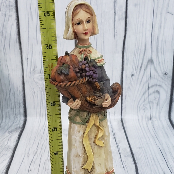 Harvest Time Hand Painted Resin Pilgrim Figurines Tealight Candle Holder - Picture 7 of 8
